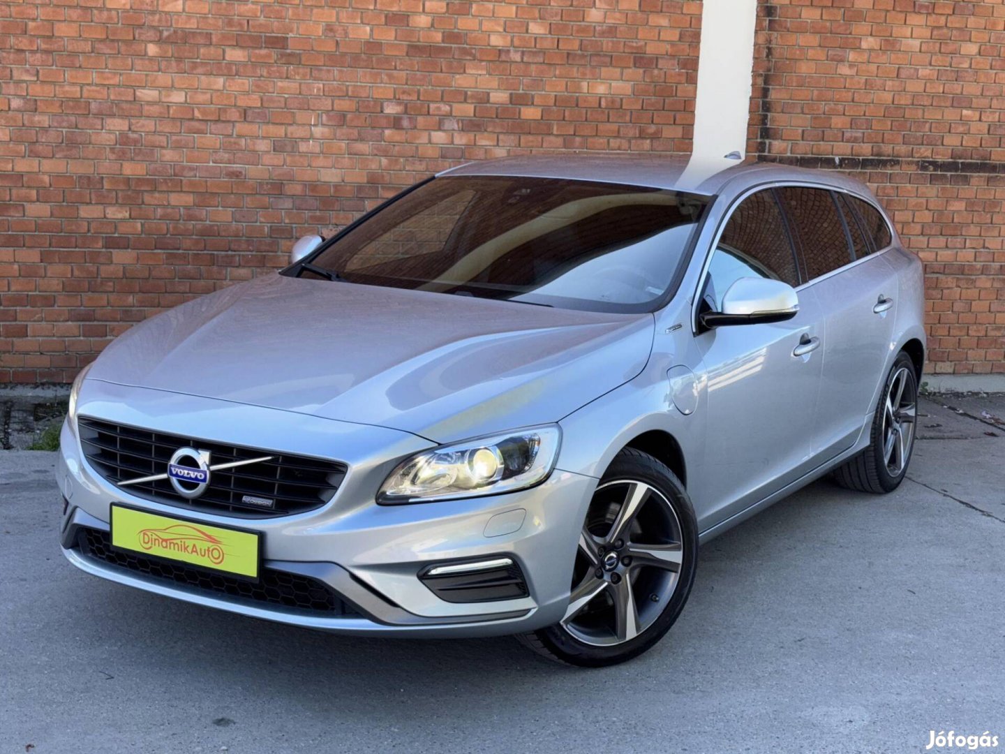 Volvo V60 2.4 D [D6] Phev AWD Momentum Geartron...
